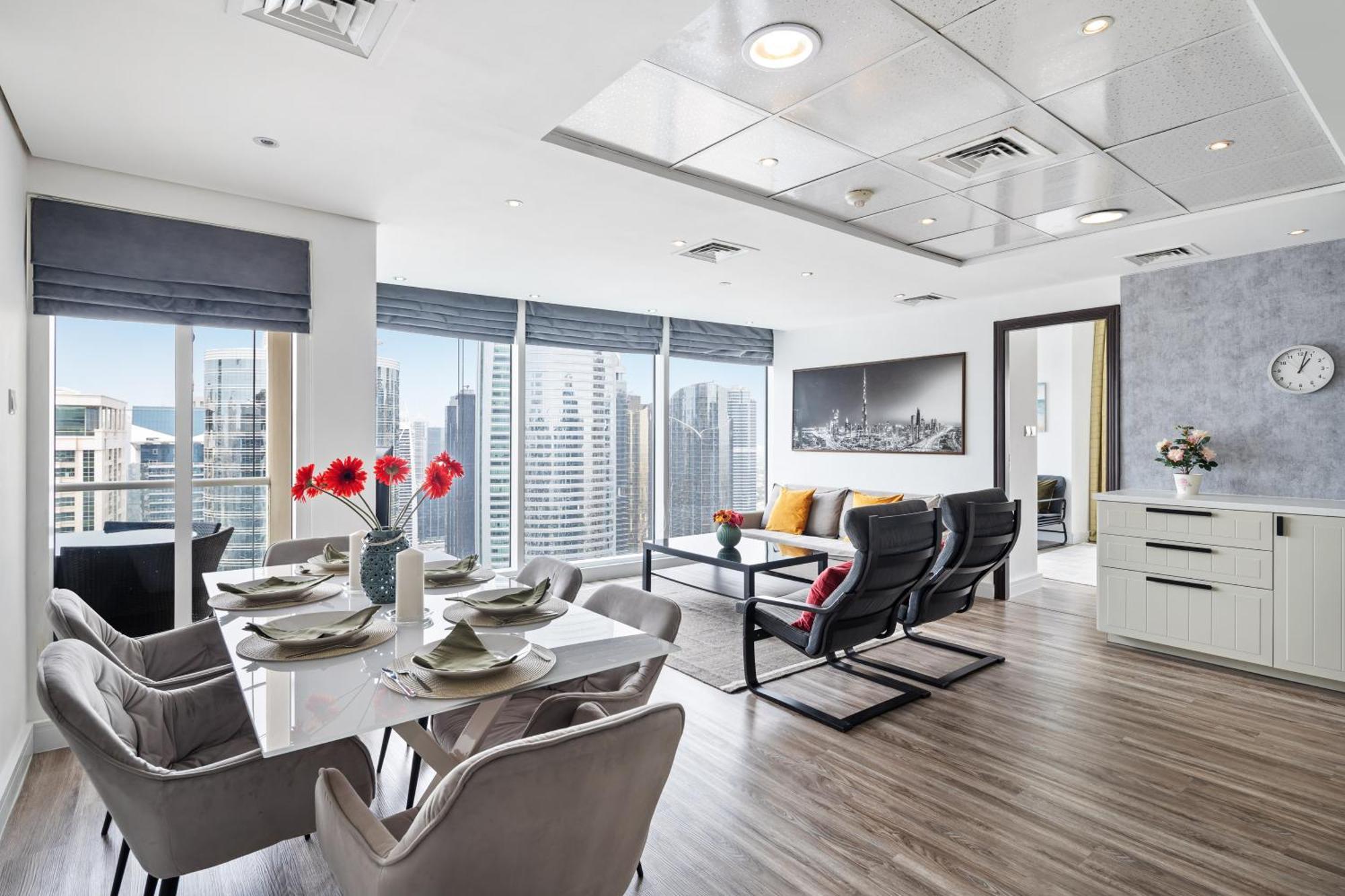 Modern & Spacious 2-Bed Condo With Panoramic Lake Views, Dual Balconies, Steps From Dubai Jlt Metro By "La Buena Vida Holiday Homes" المظهر الخارجي الصورة